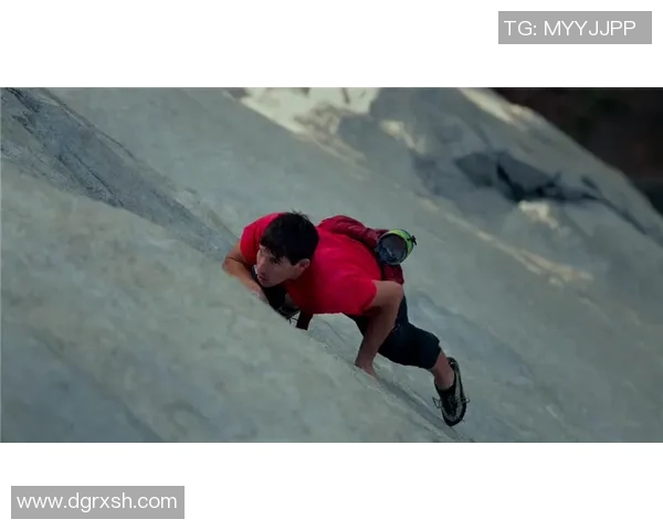 深圳攀岩队的灵活性揭秘:挑战极限与团队协作的完美结合 深圳攀岩队的灵活性揭秘:挑战极限与团队协作的完美结合